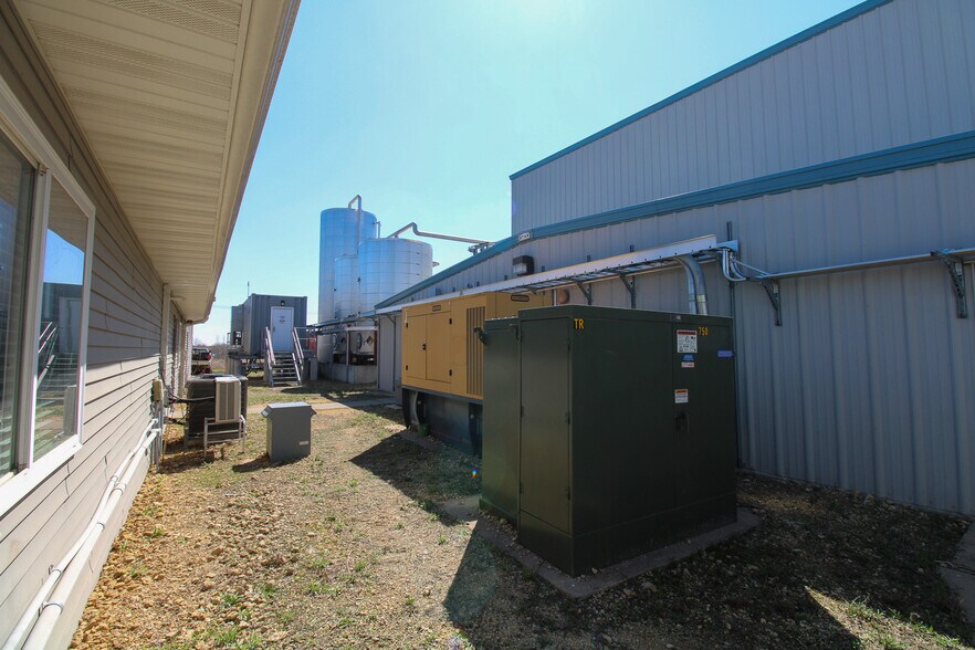 More Photos Of 5640 44th Ave S, Clinton Industrial For Sale