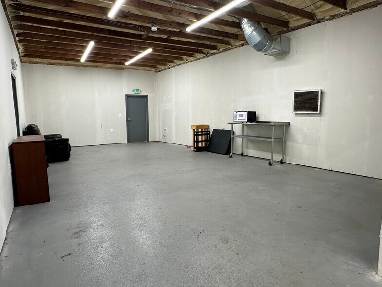 More Photos Of 903 S Sioux St, Okmulgee Light Manufacturing For Sale