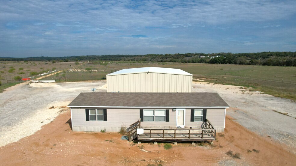 More Photos Of 3153 W Ammann Rd, Bulverde Flex For Sale
