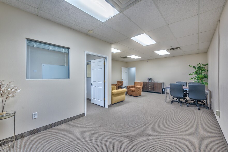 More Photos Of 4270 S Decatur Blvd, Las Vegas Medical For Lease