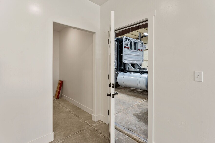 More Photos Of 3709 5650 w, Cedar City Industrial For Sale