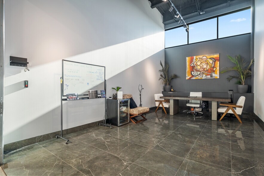 More Photos Of 4229 FM 620, Austin Showroom For Sale