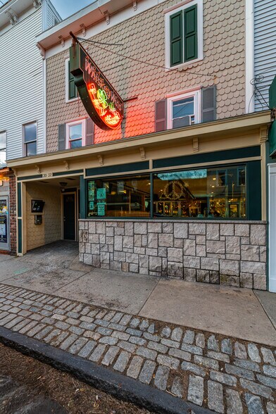 More Photos Of 30-32 Front St, Greenport Storefront Retail Residential For Sale
