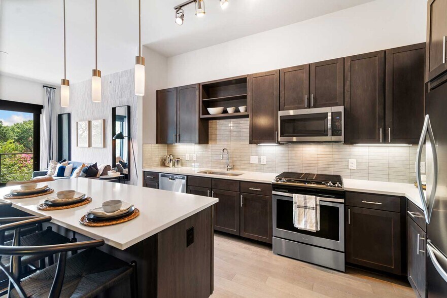 More Photos Of 3200 McKinney Ave, Dallas Multifamily For Sale