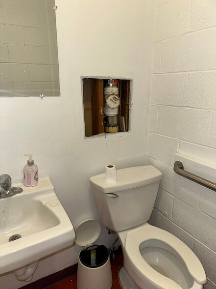 More Photos Of 5716-5760 Stage Rd, Bartlett Unknown For Lease