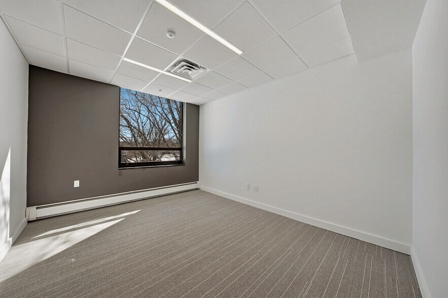 More Photos Of 355 Main St, Armonk Unknown For Lease