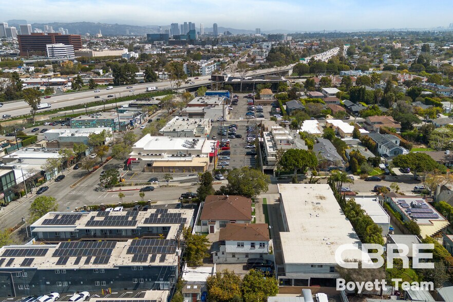 More Photos Of 2302 32nd St, Santa Monica Apartments For Sale