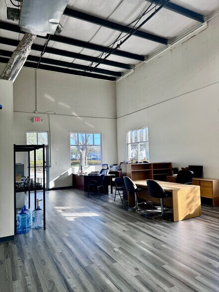 More Photos Of 10981 Harmony Park Dr, Bonita Springs Warehouse For Sale