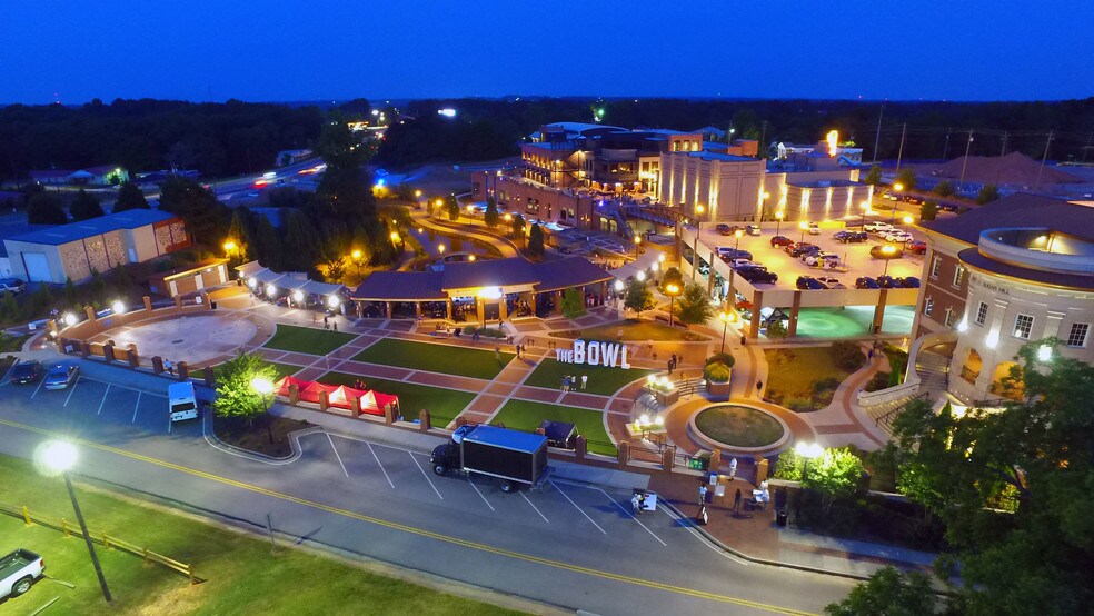 More Photos Of 5009 W Broad St, Sugar Hill General Retail For Lease