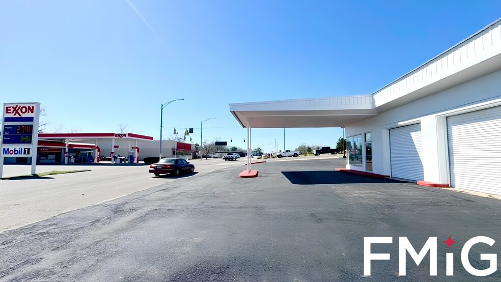 More Photos Of 101 E Cumming Ave, Opp Mixed Retail For Sale