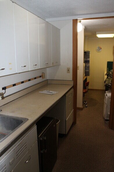 More Photos Of 129 E Locust St, Dekalb Office For Sale