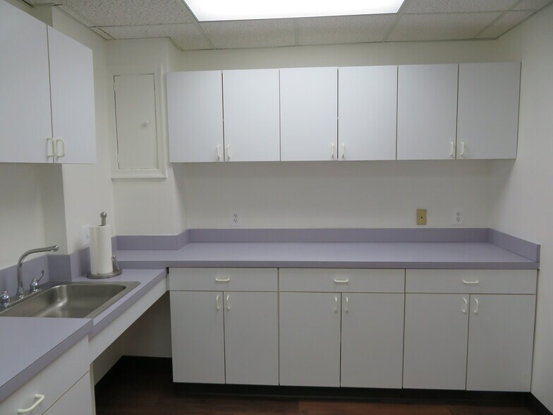 More Photos Of 3231-3233 Superior Ln, Bowie Medical For Lease