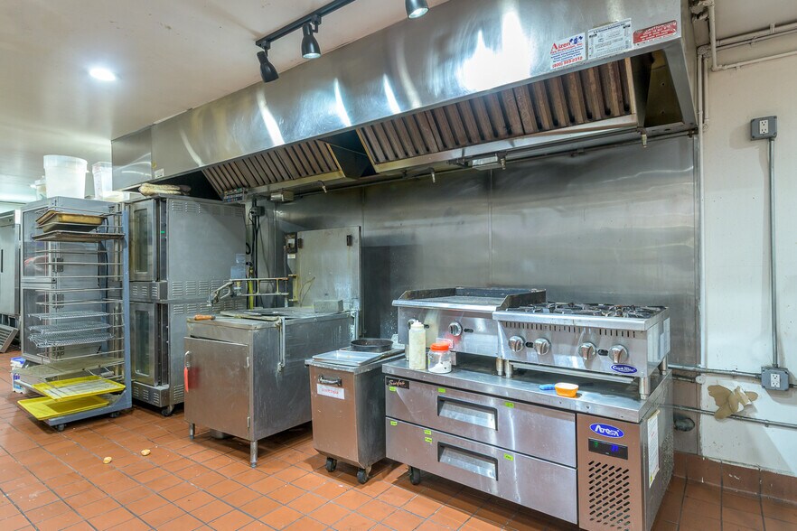 More Photos Of 853 E Manchester Ave, Los Angeles Restaurant For Sale
