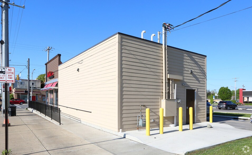 More Photos Of 3120 E Main St, Columbus Fast Food For Sale