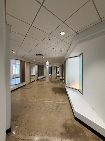 More Photos Of 9855 Rue Meilleur, Montréal Manufacturing For Lease