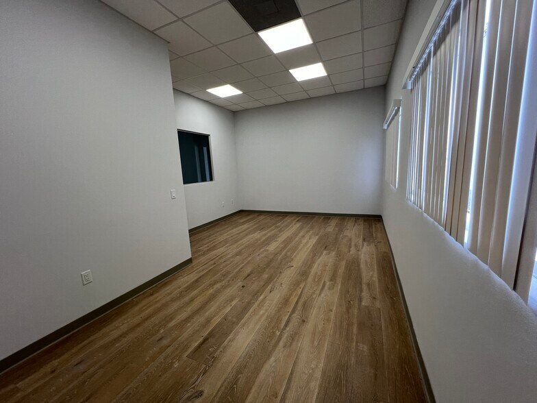 More Photos Of 9016 Fullbright Ave, Chatsworth Warehouse For Lease