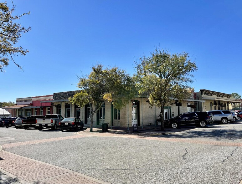 More Photos Of Block of South Baylor Commerce and S. St. Charles St, Brenham Restaurant For Sale