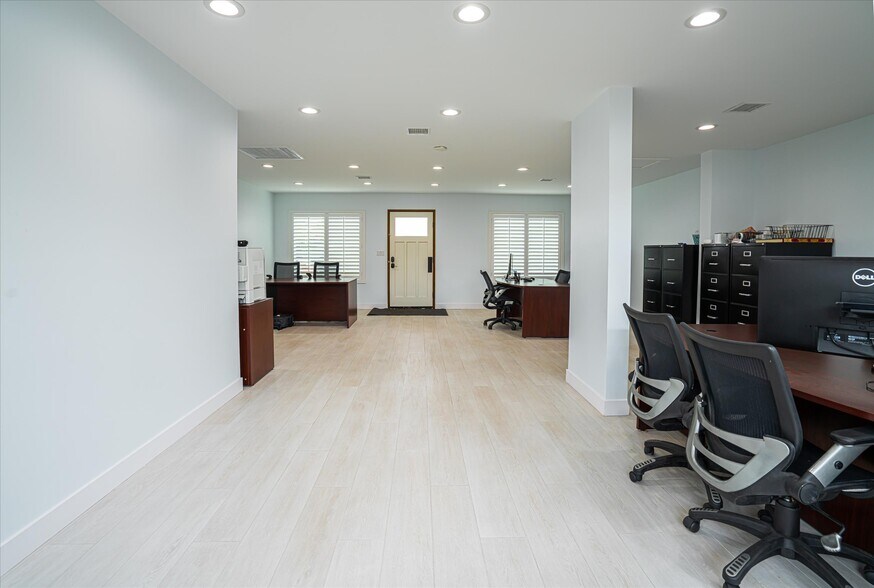 More Photos Of 1913 E 17th St, Santa Ana Office For Sale