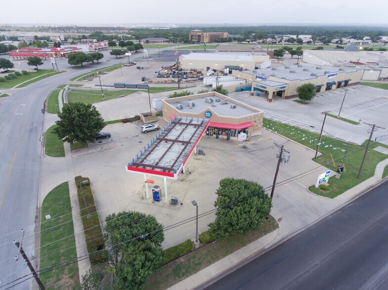 More Photos Of 6597 Azle Ave, Lake Worth Service Station For Sale