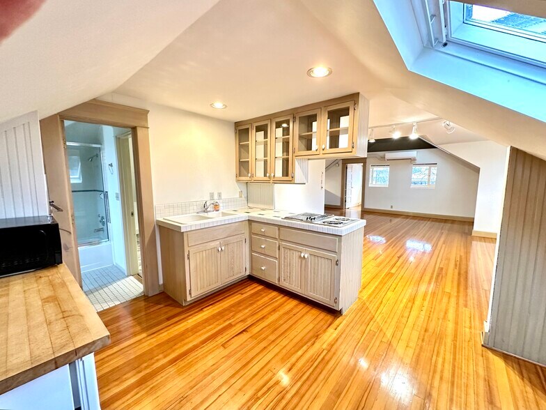 More Photos Of 1442 Pearl St, Eugene Office For Lease