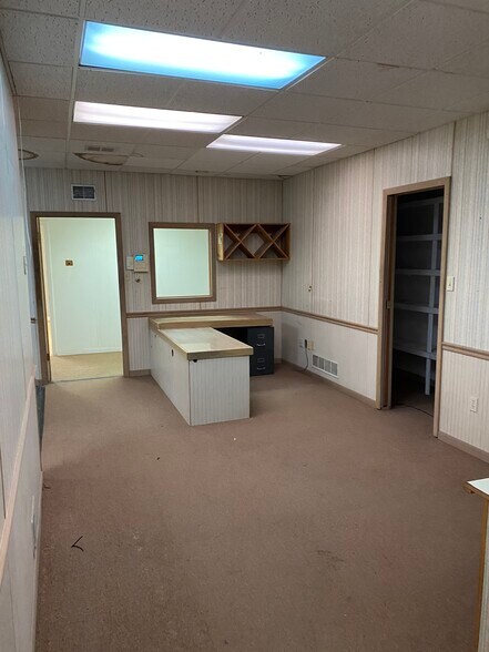 More Photos Of 22412 Perry Hwy, Zelienople Unknown For Lease