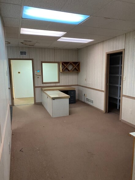 More Photos Of 22412 Perry Hwy, Zelienople Unknown For Lease