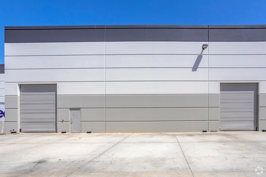 More Photos Of 3977 Ocean Ranch Blvd, Oceanside Warehouse For Lease