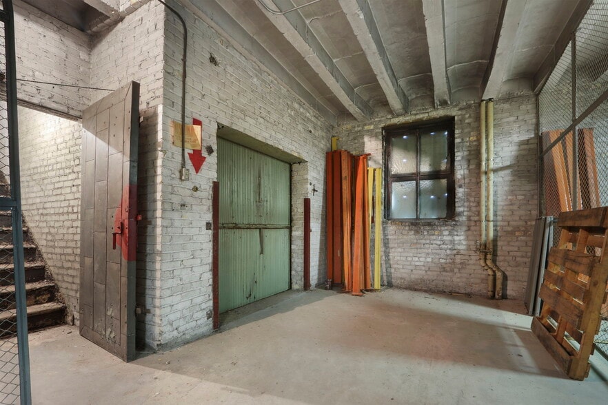 More Photos Of 1346 54th St, Kenosha Warehouse For Sale