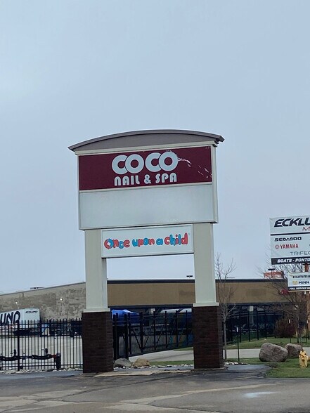 More Photos Of 311 N Mall Dr, Appleton Unknown For Lease