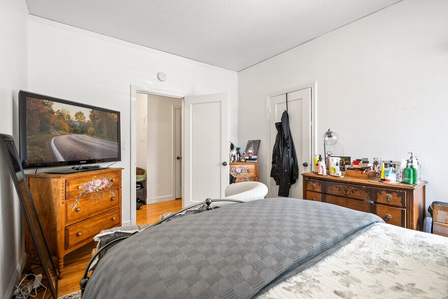 More Photos Of 1217 Capuchino Ave, Burlingame Apartments For Sale