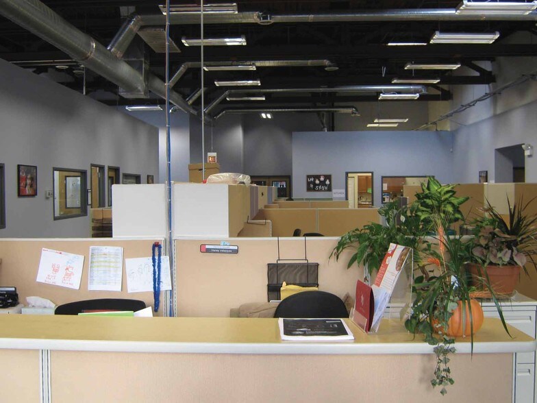 More Photos Of 1731-1749 N Elston Ave, Chicago General Retail For Lease
