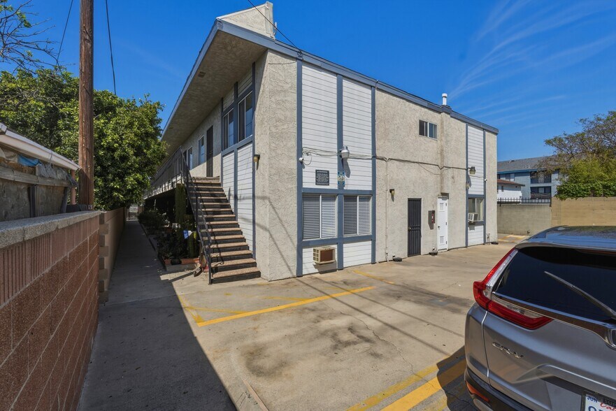 More Photos Of 814 W Redondo Beach Blvd, Gardena Apartments For Sale