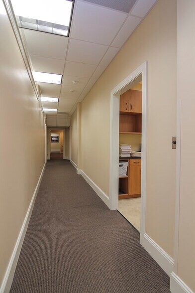 More Photos Of 3220 Office Pointe Pl, Louisville Office For Sale