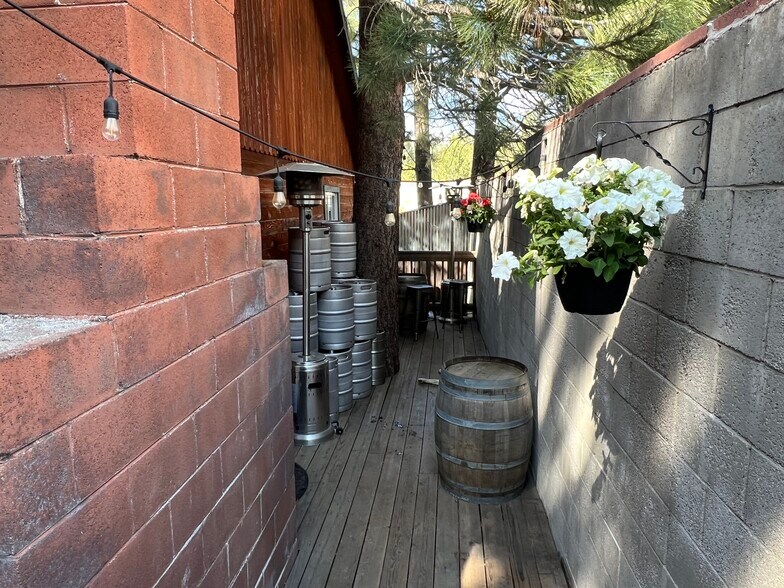 More Photos Of 963 3rd St, South Lake Tahoe Office Residential For Sale