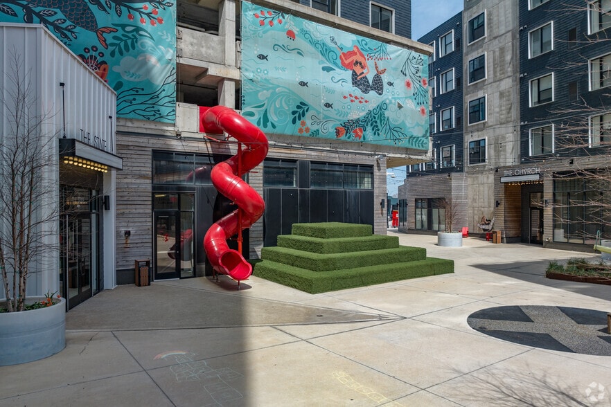 More Photos Of 2875 Detroit Ave, Cleveland Apartments For Lease