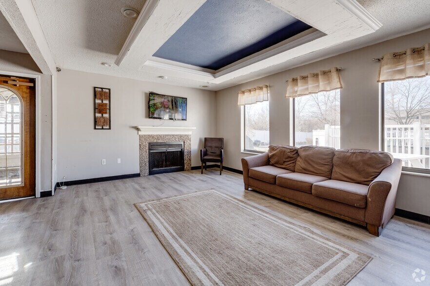 More Photos Of 4919 Lima Rd, Fort Wayne Hotel For Sale