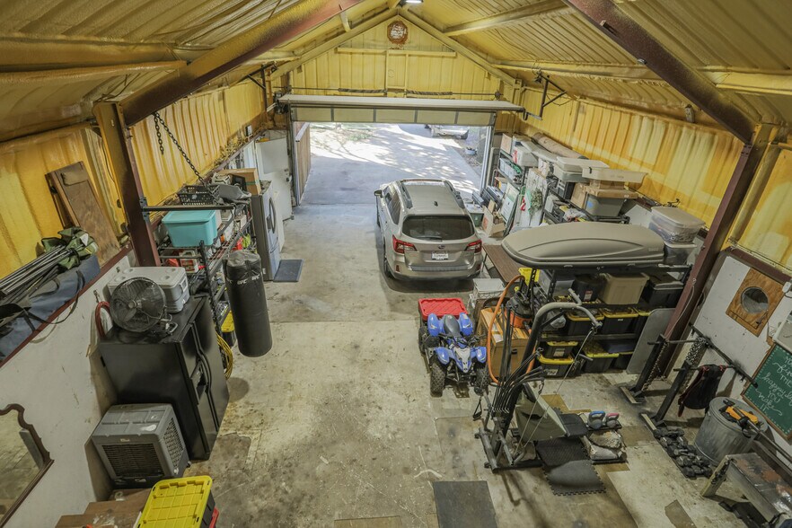 More Photos Of 115 N 1st St, Midlothian Storefront Retail Office For Sale