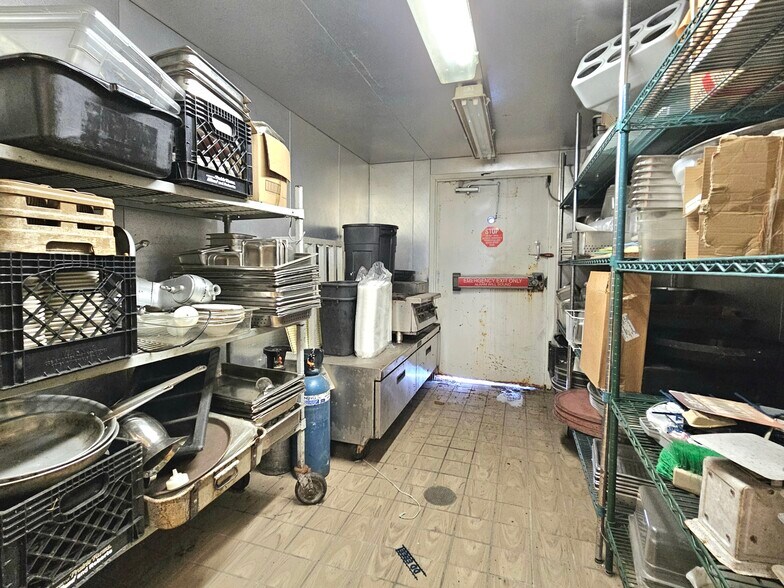 More Photos Of 855 W Cook St, Manteno Restaurant For Sale