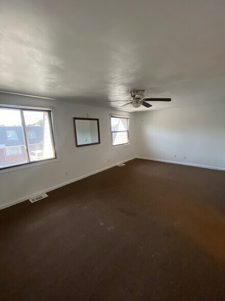 More Photos Of 801 Butler St, Chesapeake Light Manufacturing For Sale