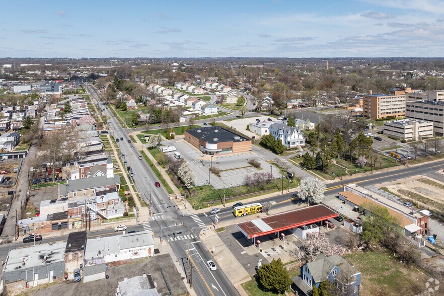 More Photos Of 2722 W 9th St, Chester Drugstore For Sale