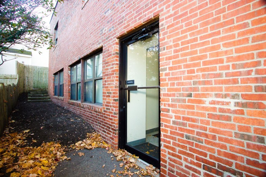 More Photos Of 1 Harris St, Newburyport Medical For Lease