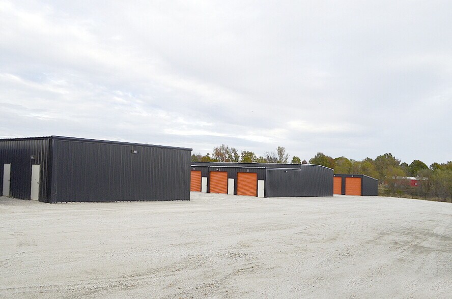 More Photos Of 801 N Highway 169, Trimble Self Storage For Sale
