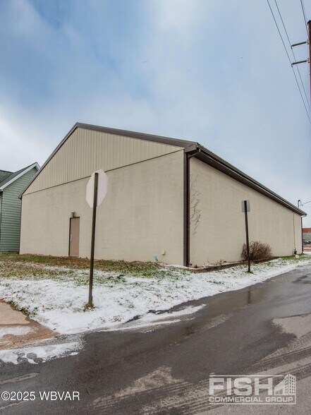More Photos Of 1320 W Southern Ave, Williamsport Warehouse For Lease