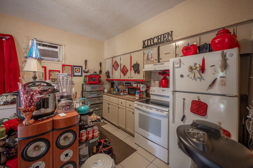 More Photos Of 8312 N 11th St, Tampa Apartments For Sale
