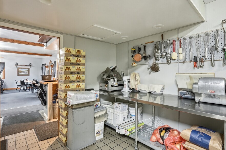 More Photos Of 4020 E Old US 30, Hamlet Restaurant For Sale