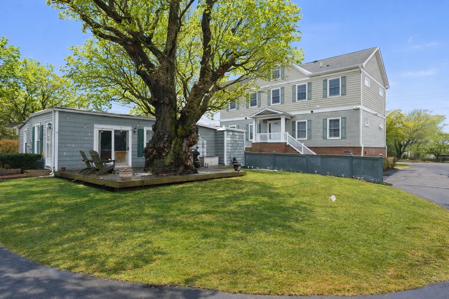 More Photos Of 2 Shrewsbury Dr, Rumson Multifamily For Sale