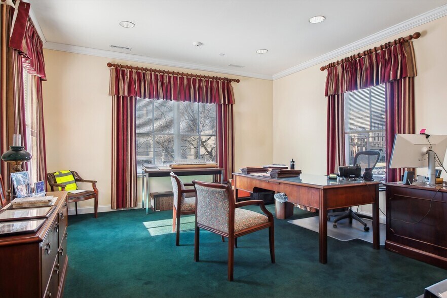 More Photos Of 33 W 2nd St, Riverhead Office For Sale