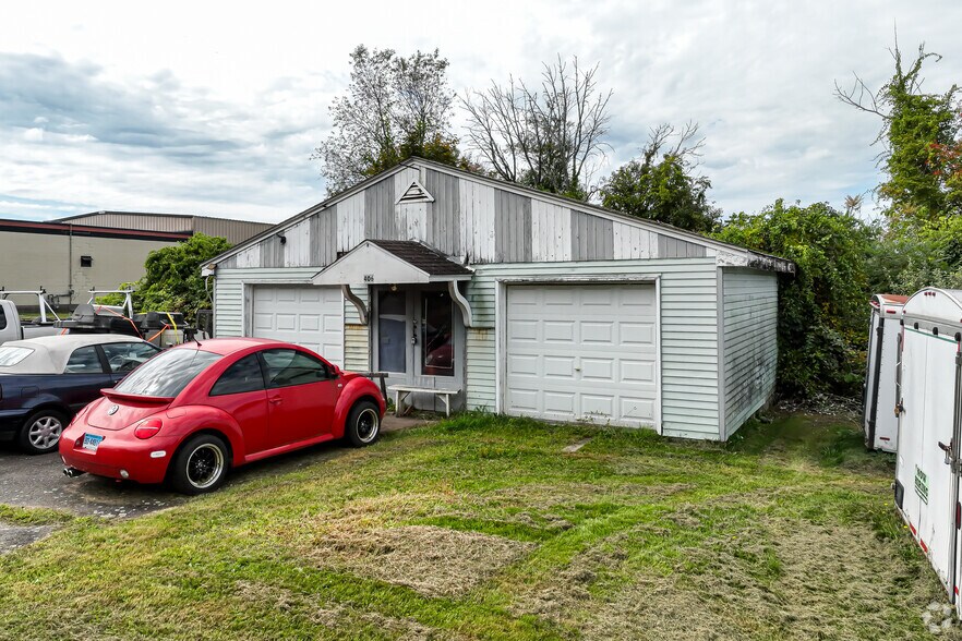 More Photos Of 406 Somers Rd, Ellington Freestanding For Sale