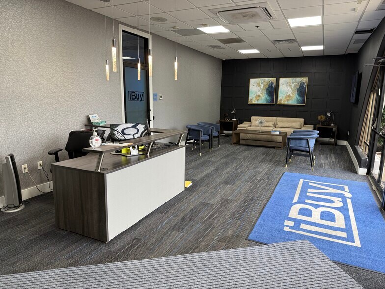 More Photos Of 50 Atrium Dr, Somerset Showroom For Lease