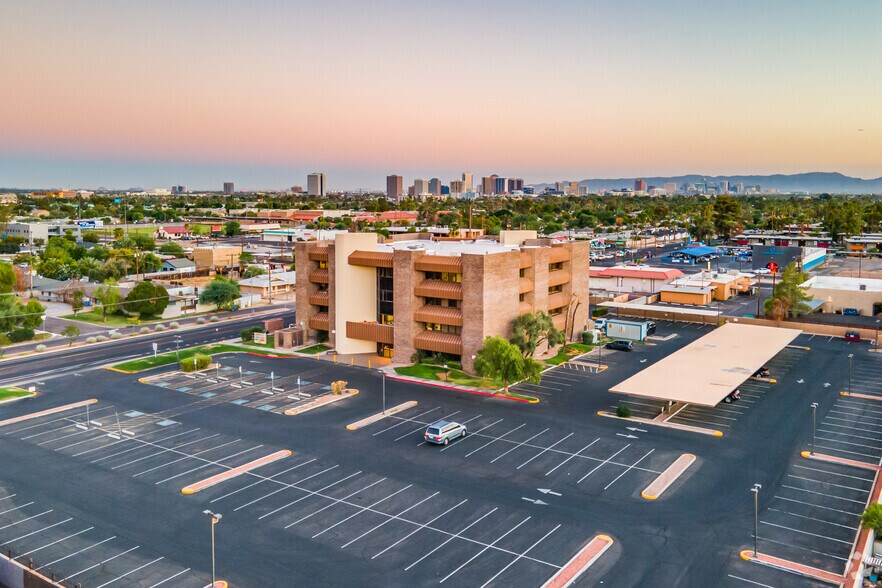 More Photos Of 5040 N 15th Ave, Phoenix Medical For Lease